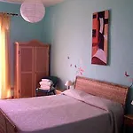 那不勒斯维克雷蒂1号住宿加早餐旅馆 住宿加早餐酒店 4*